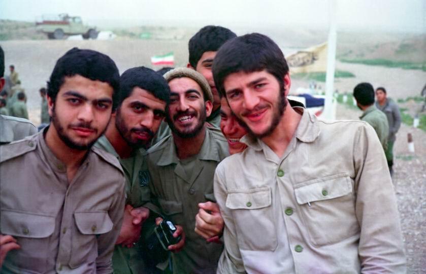 در قلعه ی خیبر رو کی کنده؟