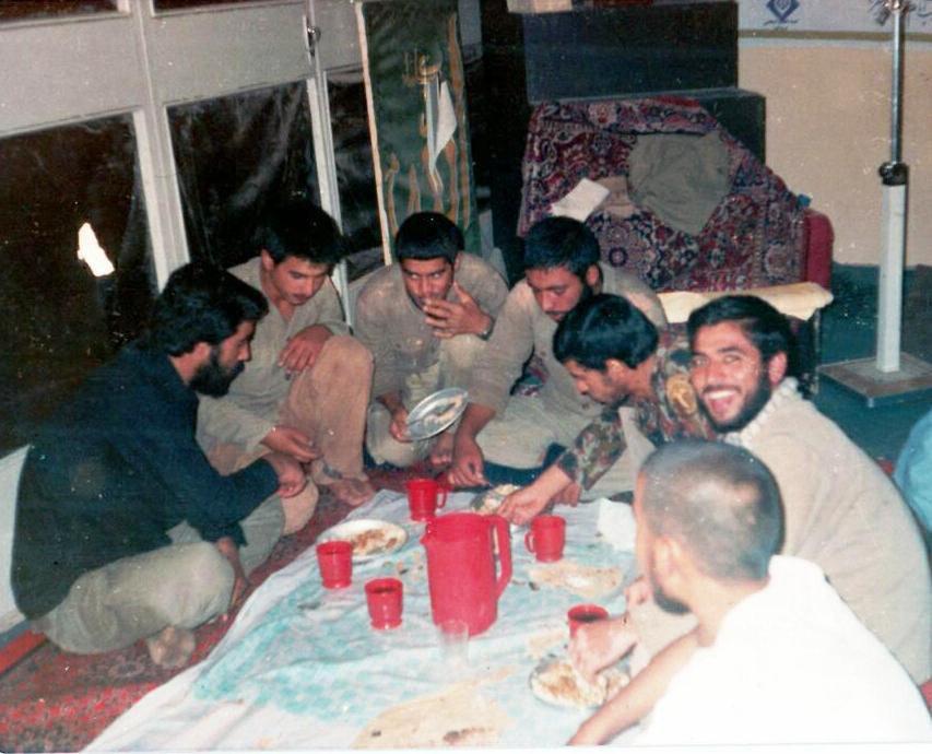 تنها محرمی بود که توی جبهه بند شده بودم