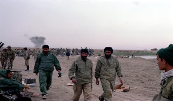 بچه های تخریب مامور میشوند دژ پشت سر فرمانده را بشکافند